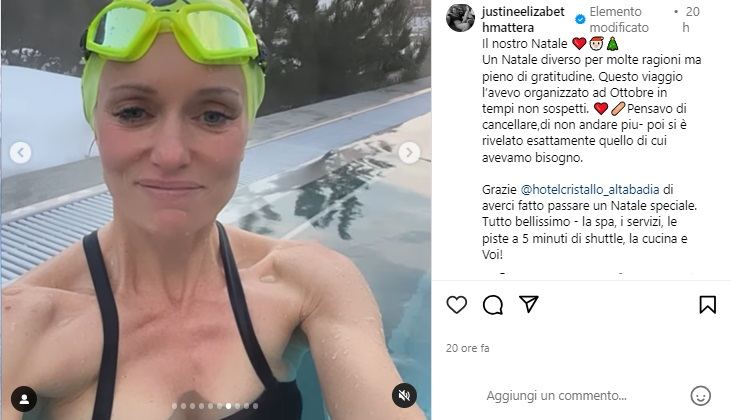 Justine Mattera piscina vista Dolomiti