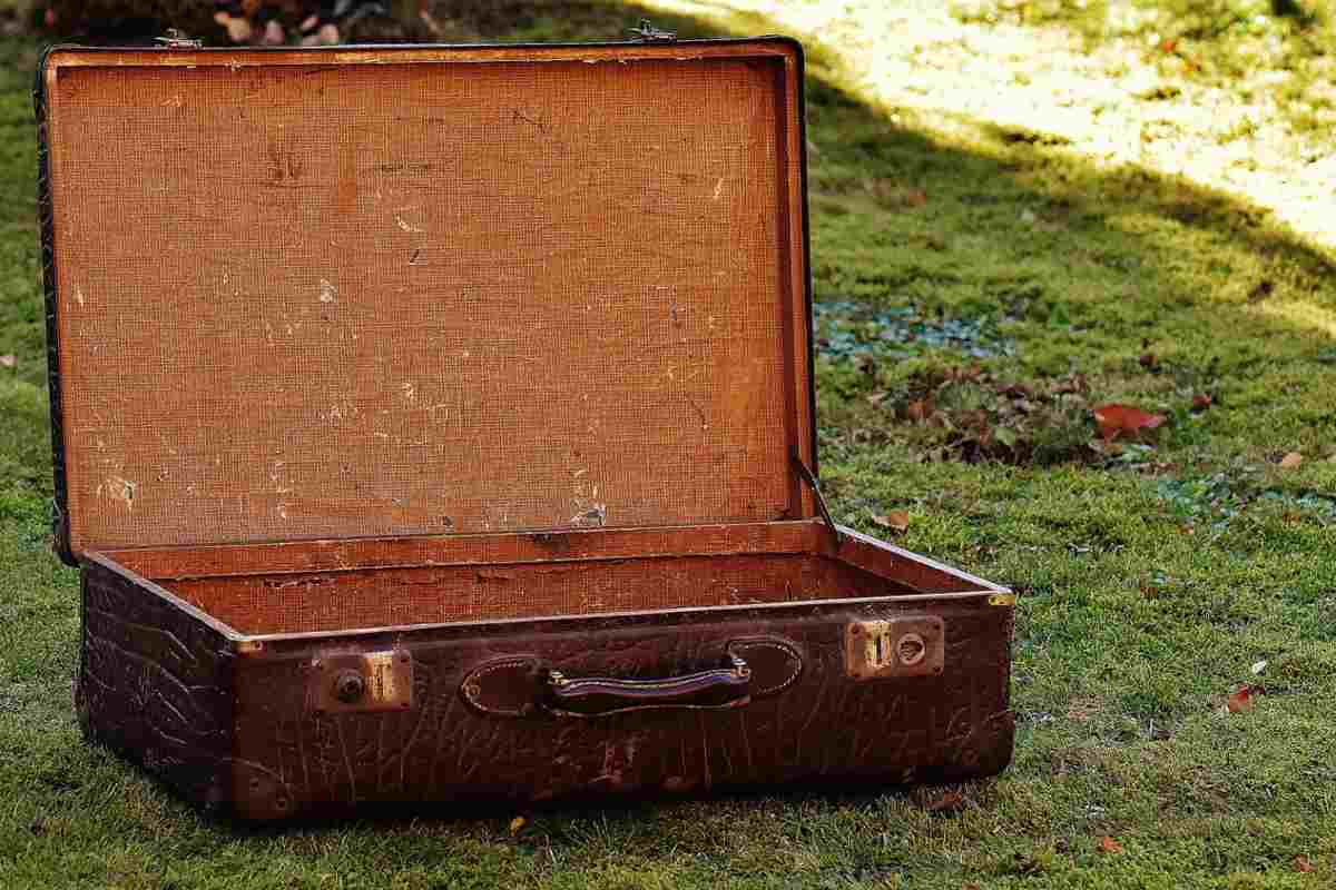 Hai una vecchia valigia