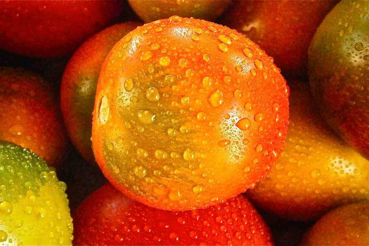 Lavi frutta e verdura con il bicarbonato