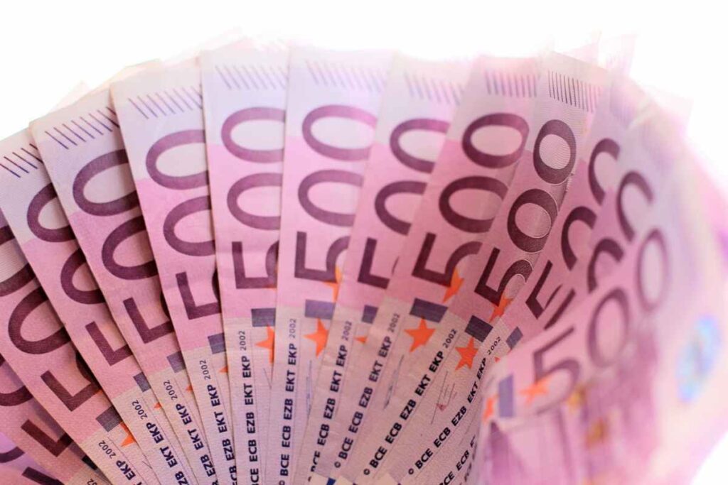 Con 5.000 euro depositati sul conto corrente in banca